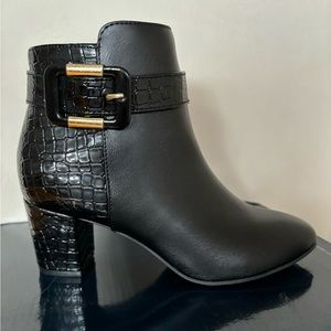 Karen Scott Black Women Booties